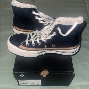 Converse High Tops Sherpa Lined Chuck Taylor Converse women’s 6.5